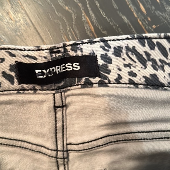 EXPRESS Stretch Skinny High Rise Snake Print Jeans, size 0 NWT - Picture 13 of 15